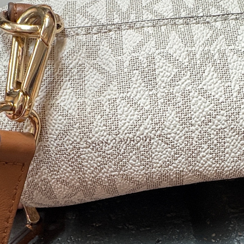 Michael Kors MK XS Viv Pebble Leather Convertible Backpack Crossbody - Picture 11 of 15